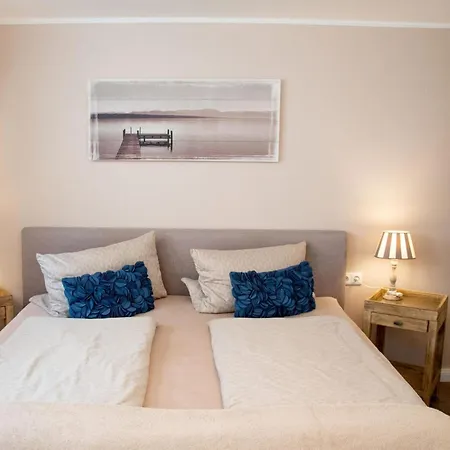 Porthole In The Seute Deern House Casa vacanze *