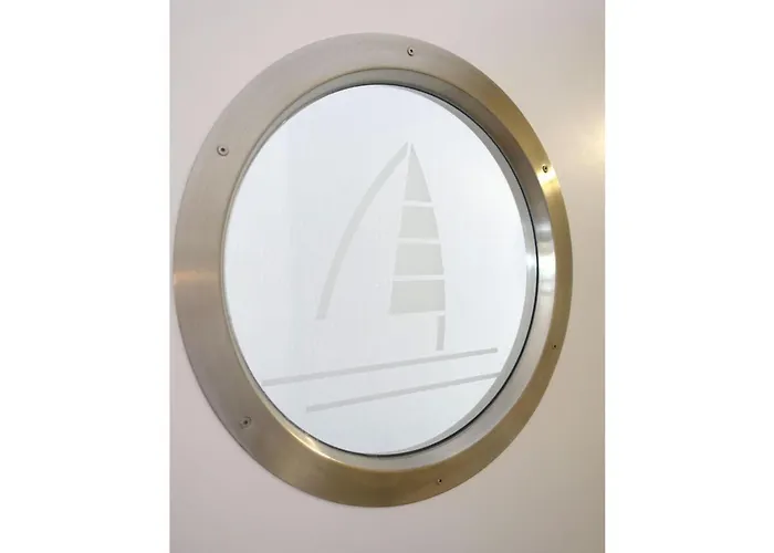 別荘 Porthole In The Seute Deern House *